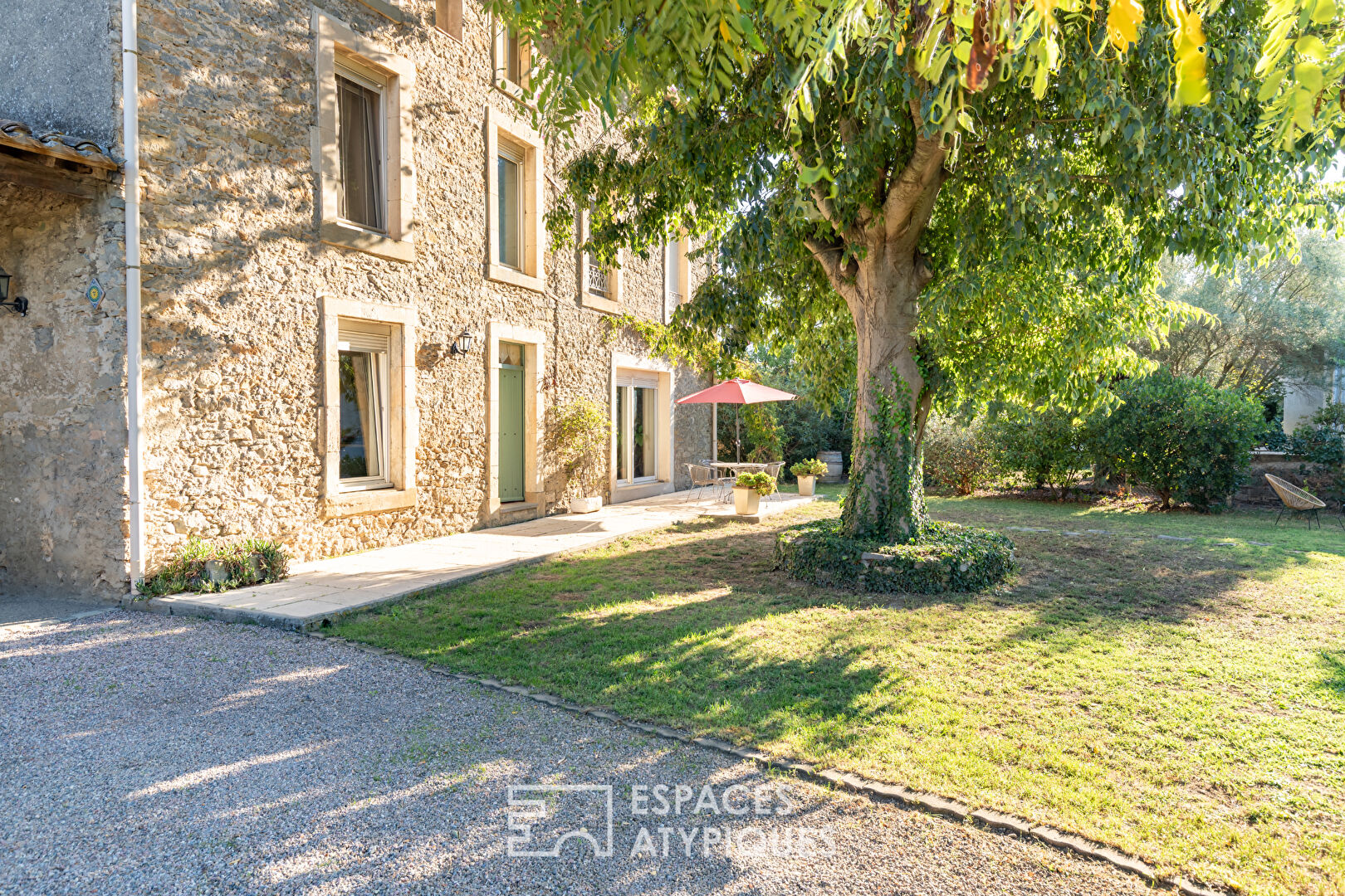 Mansion on the banks of the Canal du Midi in Carcassonne
