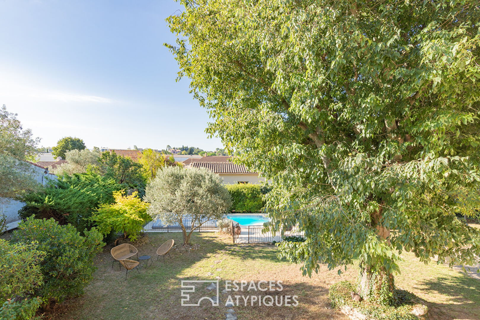 Mansion on the banks of the Canal du Midi in Carcassonne
