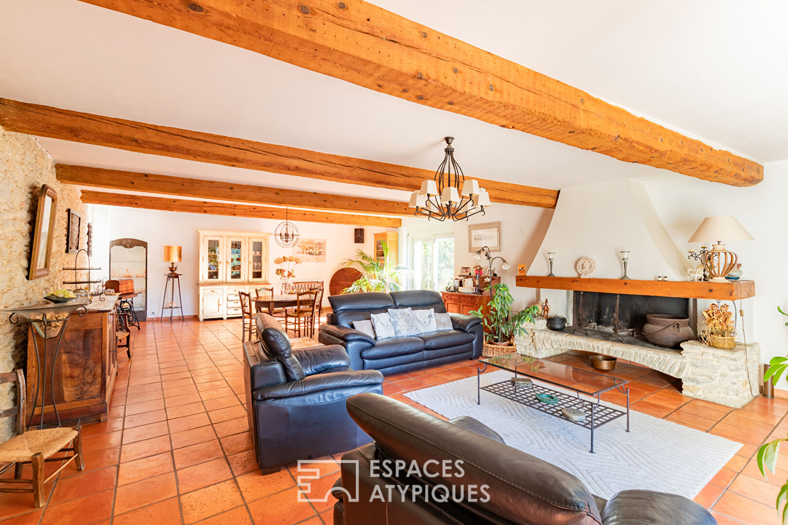 Mansion on the banks of the Canal du Midi in Carcassonne