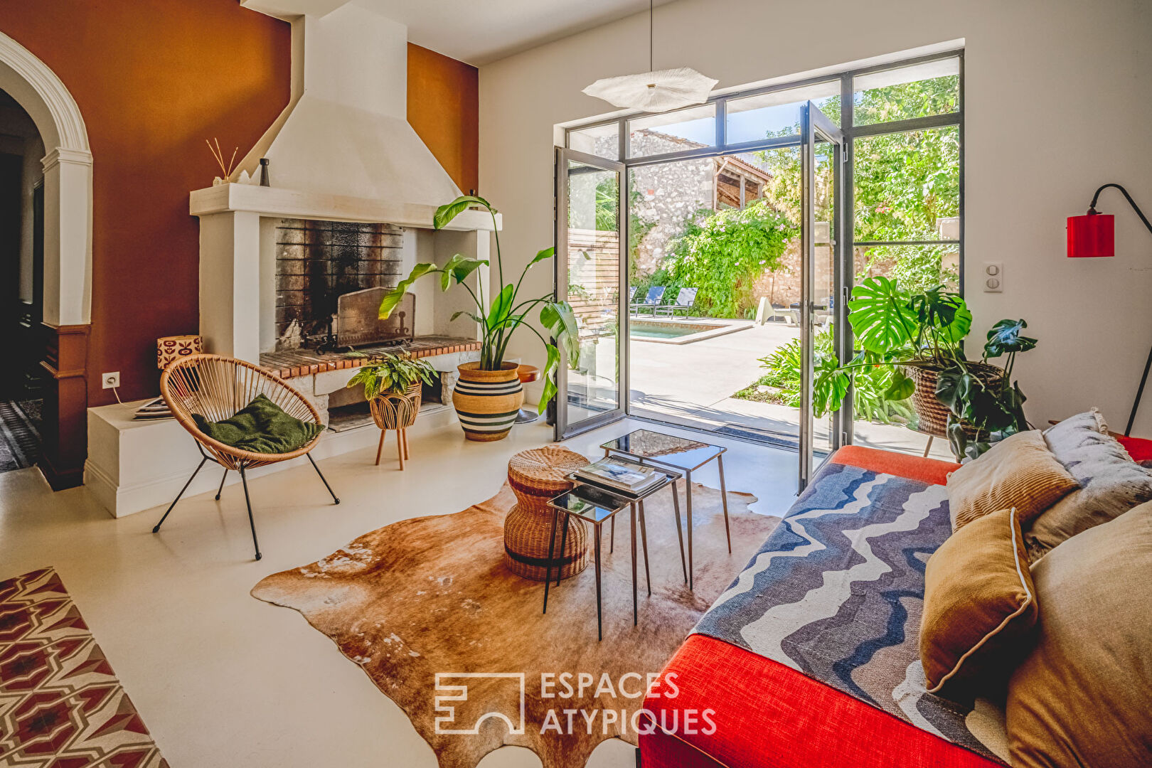 Maison de maître rénovée avec jardin et piscine à proximité de Narbonne