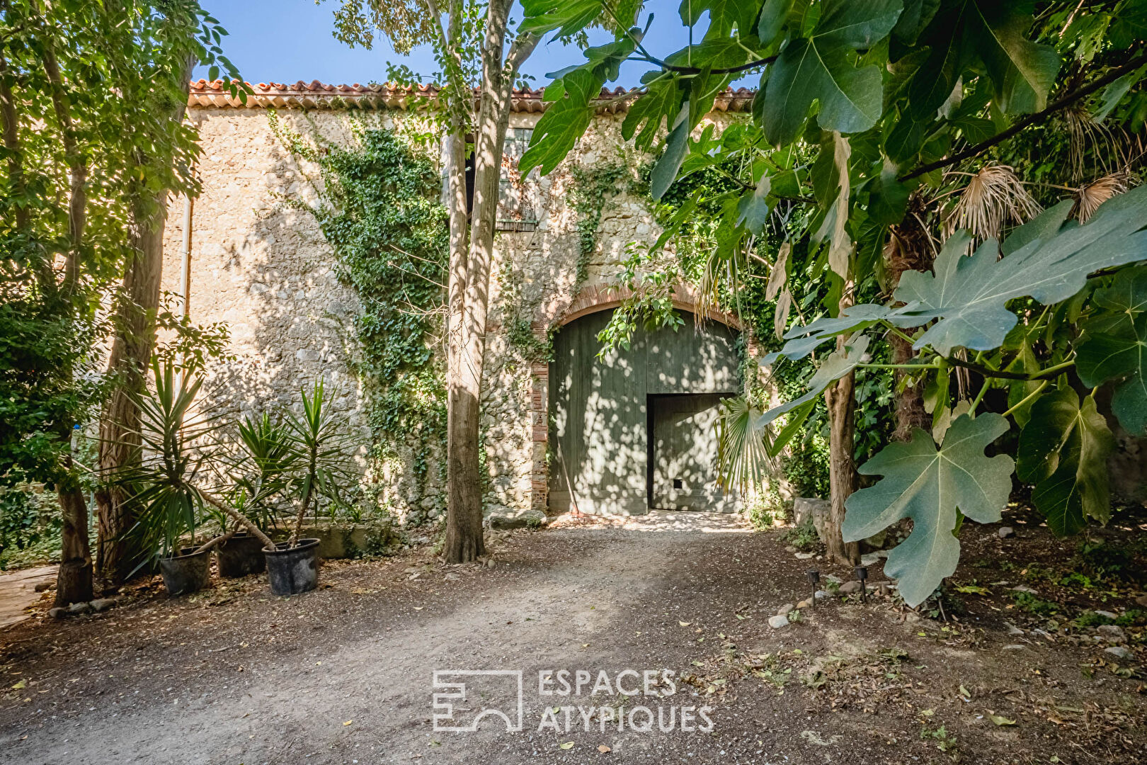 Maison de maître rénovée avec jardin et piscine à proximité de Narbonne