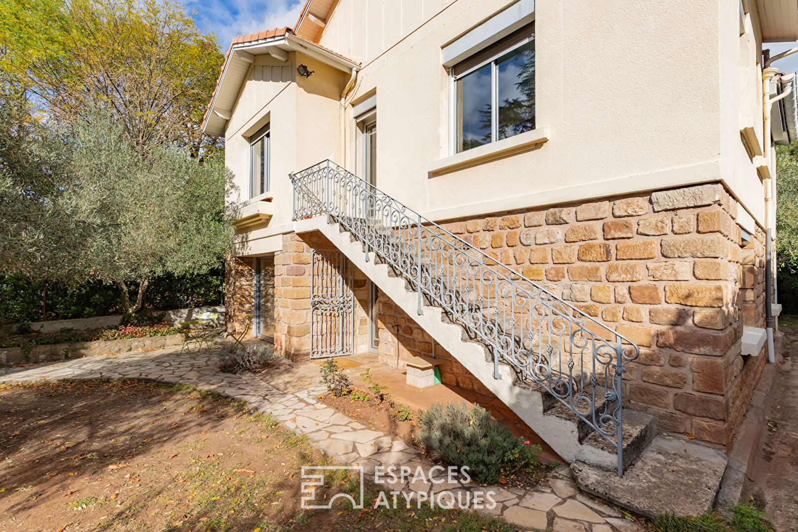 Charming house with generous living spaces and potential in Alet-les-Bains