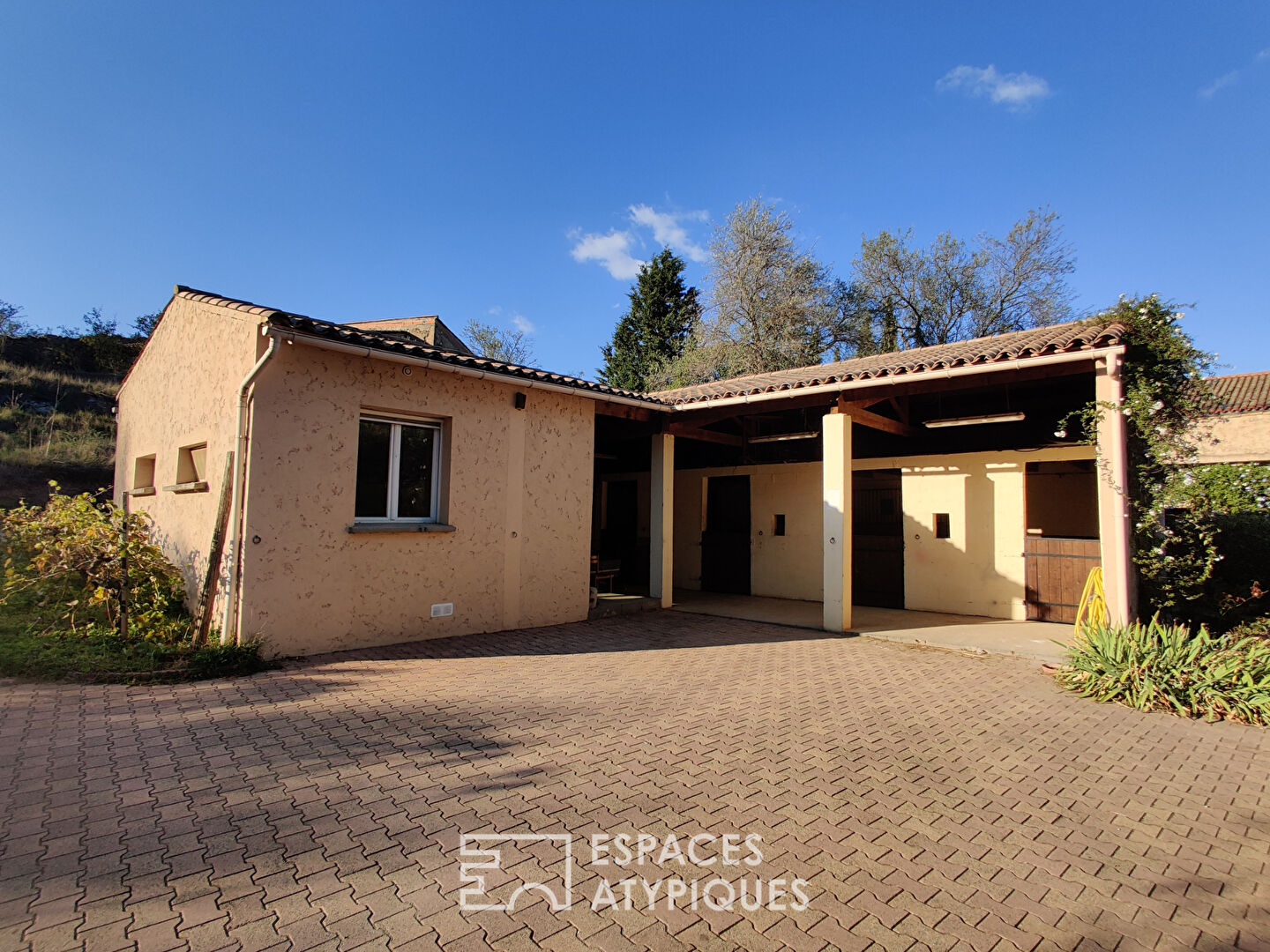 Grande propriété atypique avec 7,7 ha et vues sur l’Alaric – Capendu