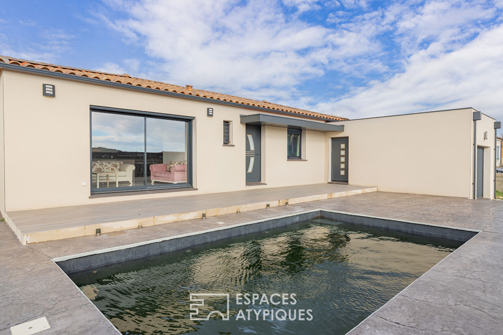 Contemporary villa with swimming pool and garage in Villeneuve-Minervois