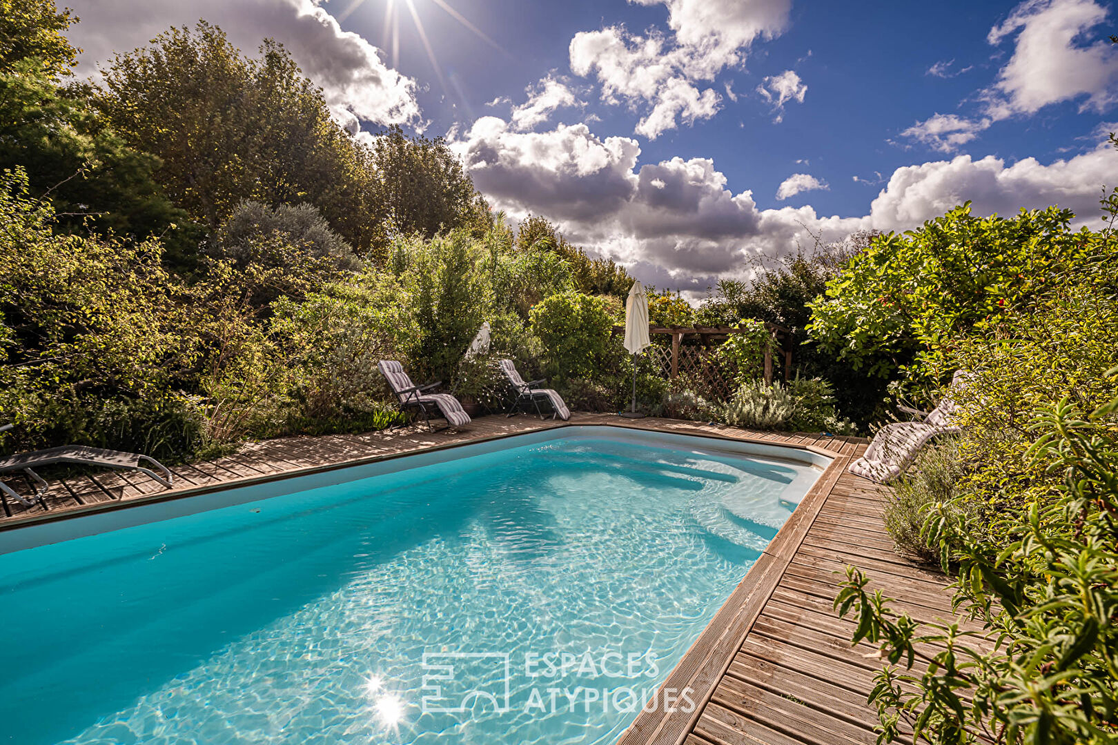 Vigneronne de caractère du XIXe siècle et son gîte indépendant