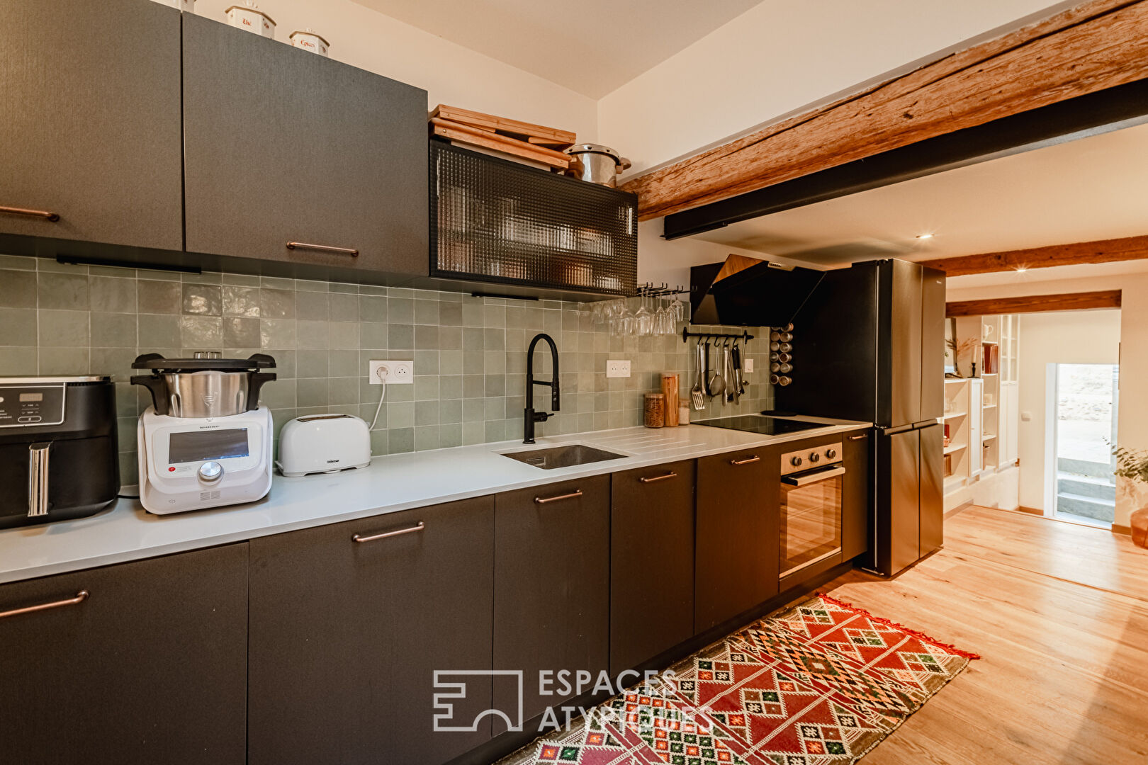 Maison de village atypique avec cour à 10 minutes de la mer