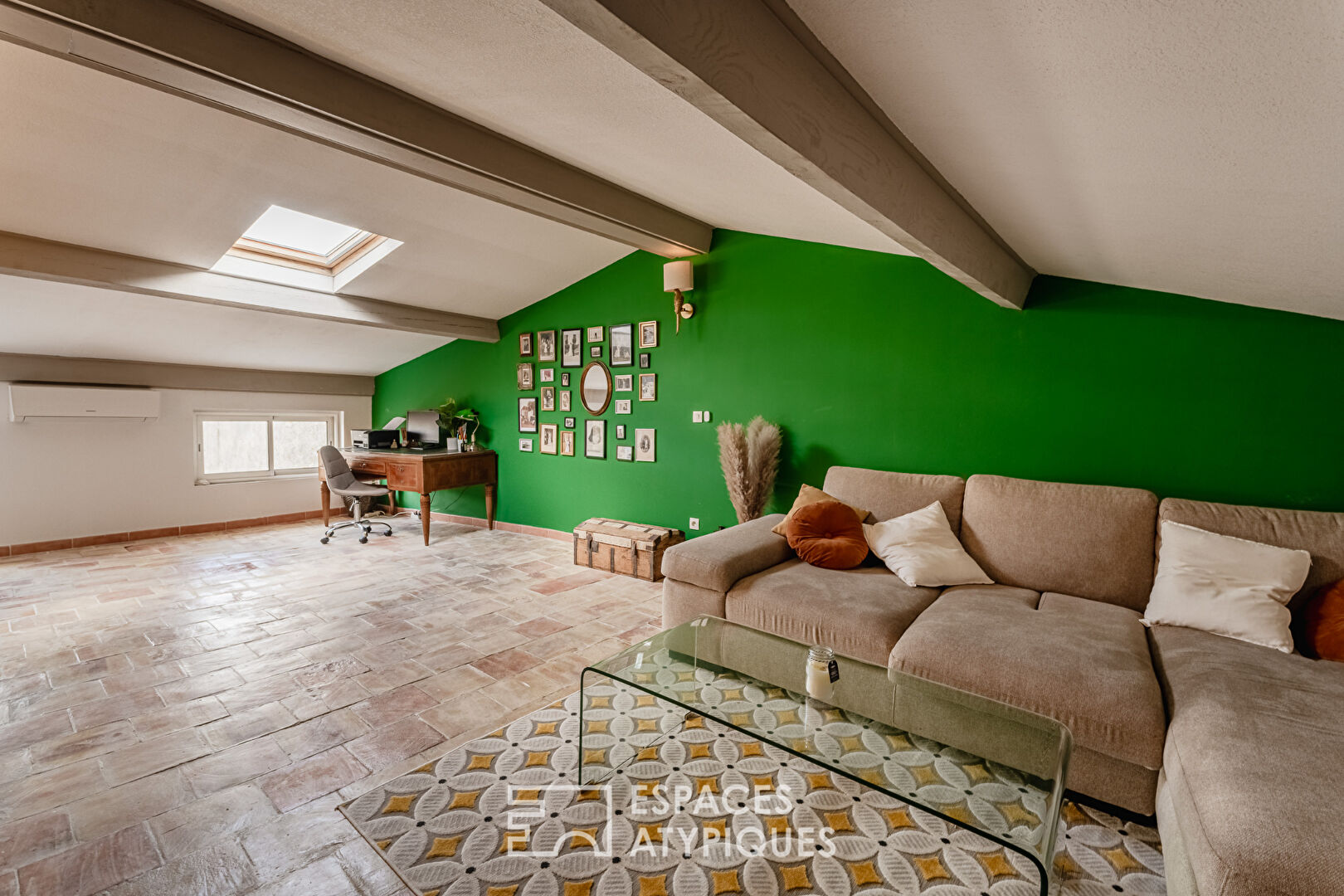 Maison de village atypique avec cour à 10 minutes de la mer