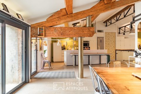 Maison vigneronne réinventée en loft industriel de 297 m²