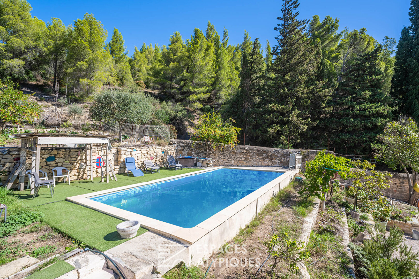 Charmante bâtisse de caractère avec gîte proche de Narbonne
