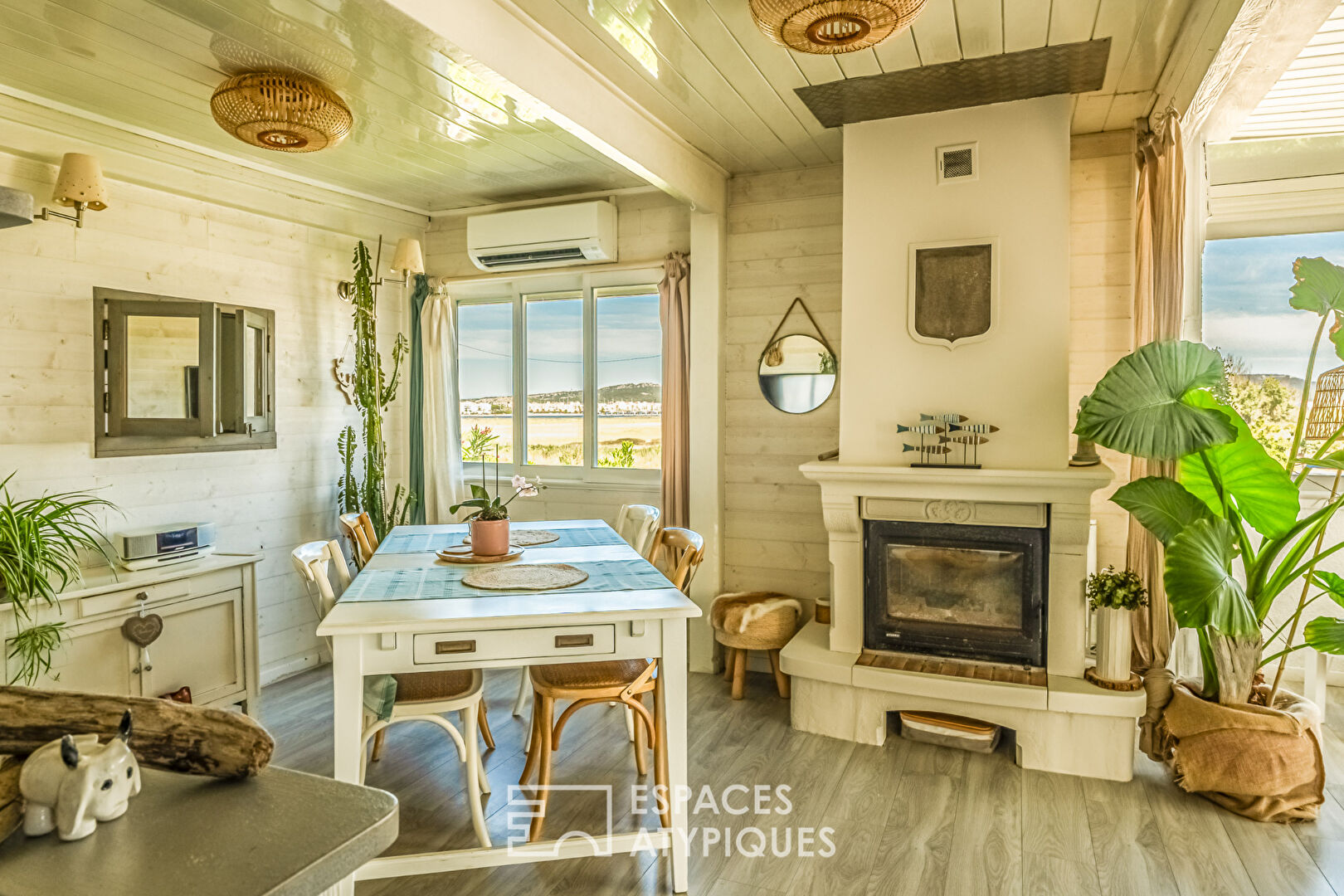 Demeure de charme, plage des chalets à Gruissan Plage – Entre mer et Clape