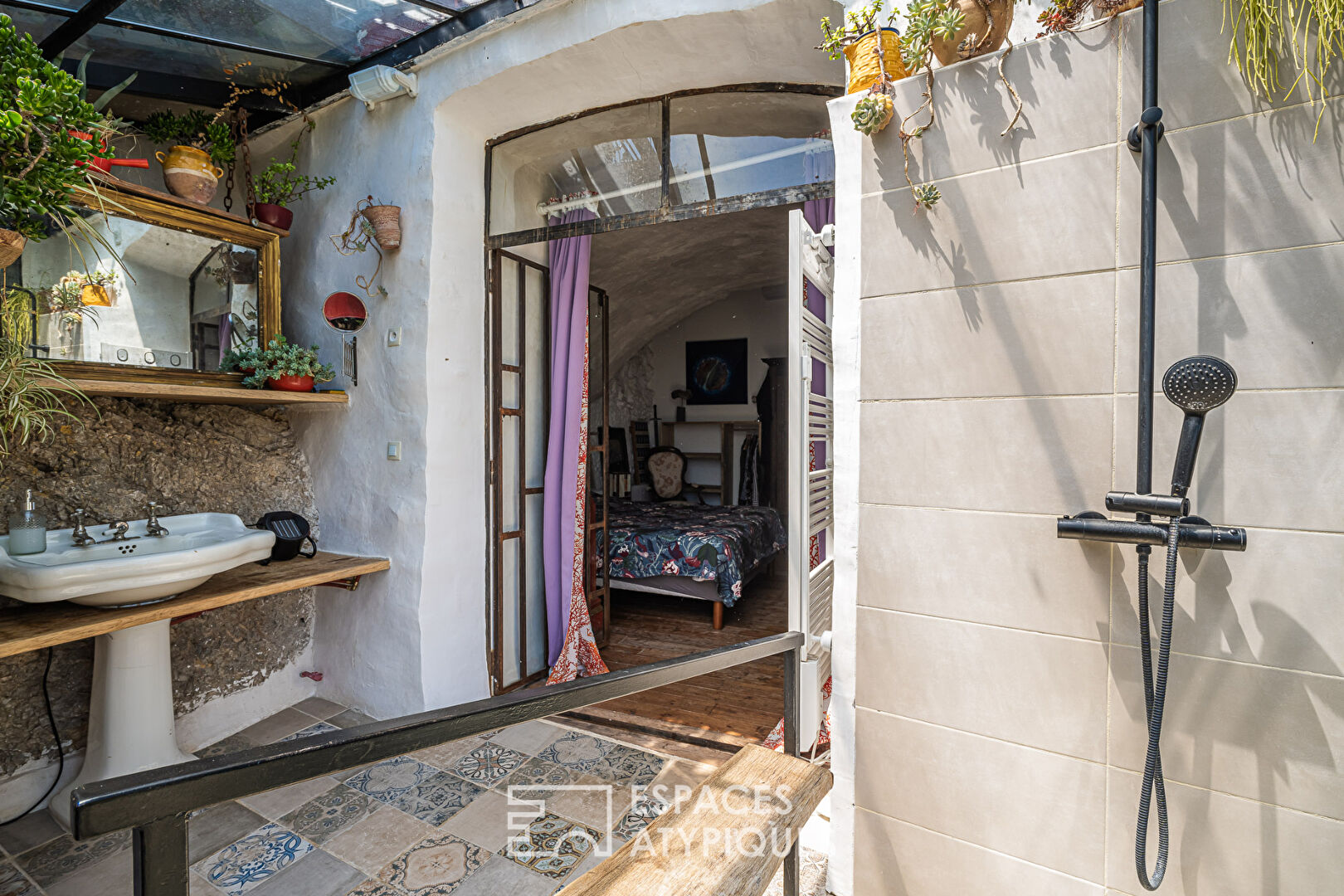 L&rsquo;Intemporel refuge de caractère avec vue mer