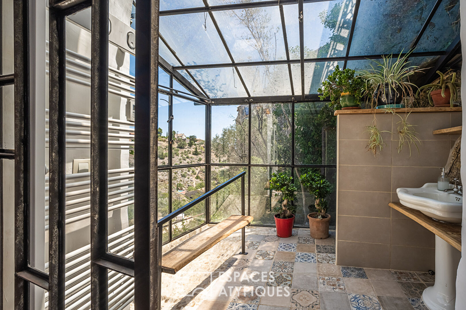 L&rsquo;Intemporel refuge de caractère avec vue mer