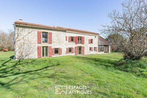 Propriété rénovée au cœur d’un domaine préservé de 67 hectares