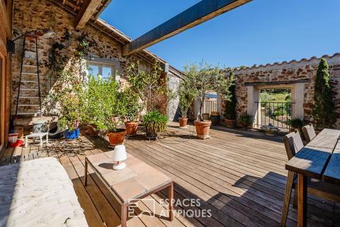 Propriété de charme et d&rsquo;exception avec rooftop et garage