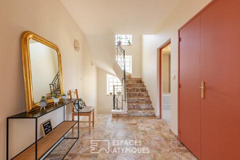 Maison familiale rénovée avec piscine, garage et vue
