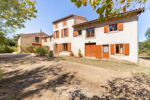 Ancien domaine viticole avec gîtes, piscine et 3 hectares proche de Limoux