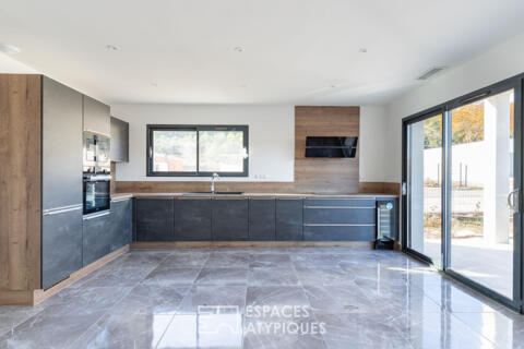 Maison neuve de plain-pied : confort moderne et cadre naturel
