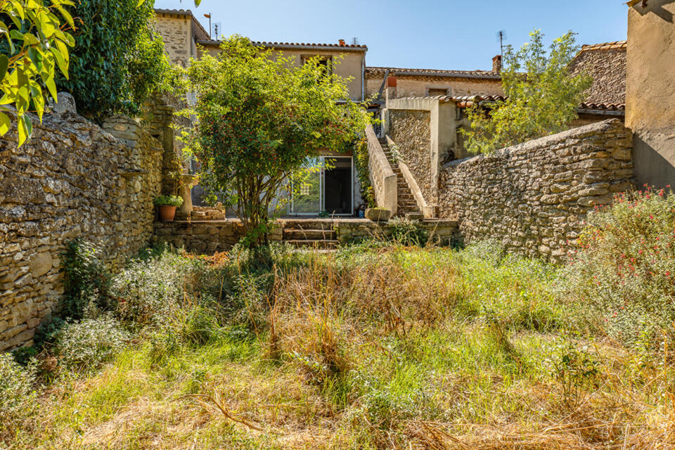 Maison divisée en 2 lots comprenant un T2 et un T4 située à 5 minutes de Carcassonne