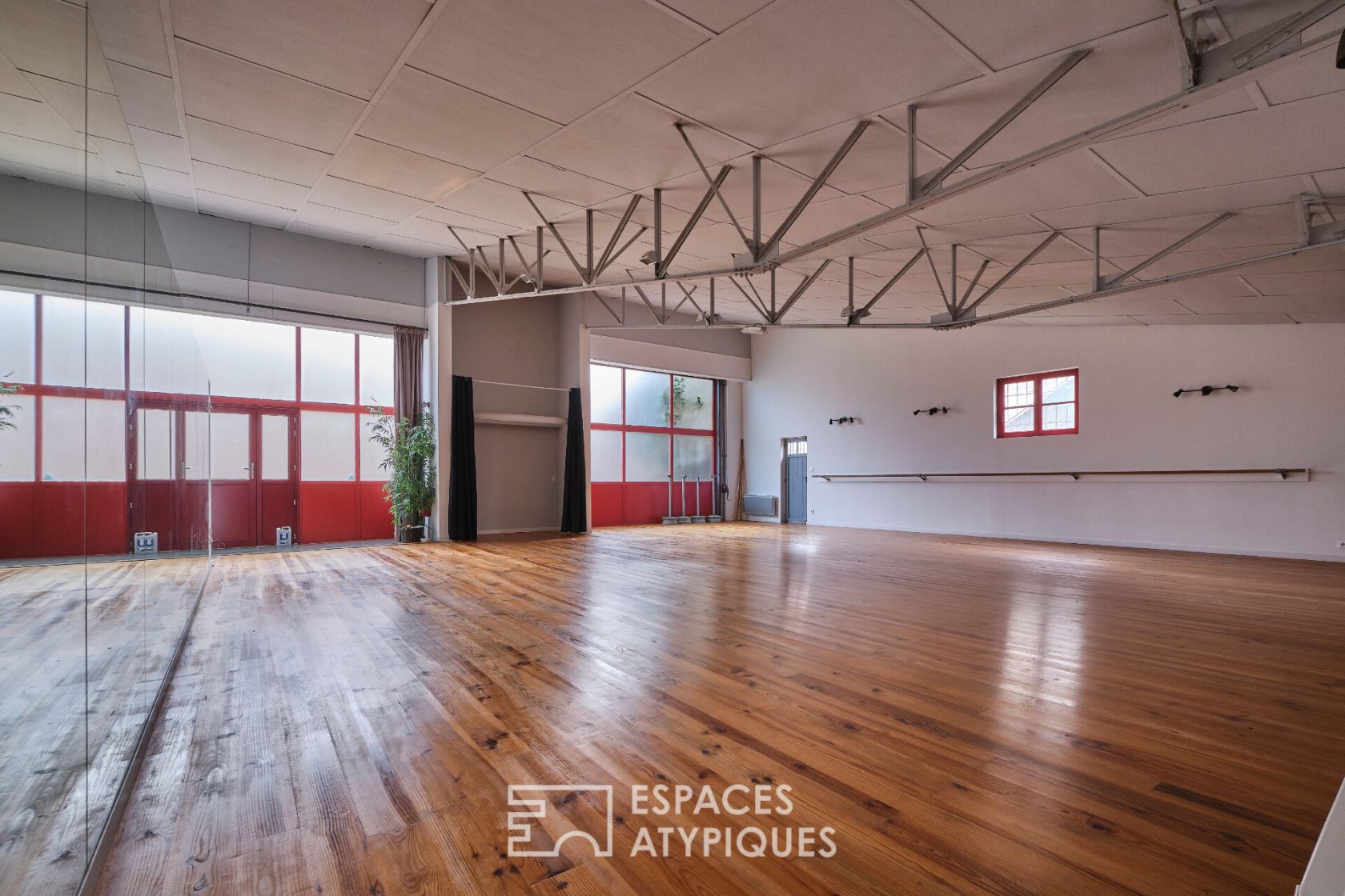 Dance room – Possible accommodation – Carcassonne – 150sqm –