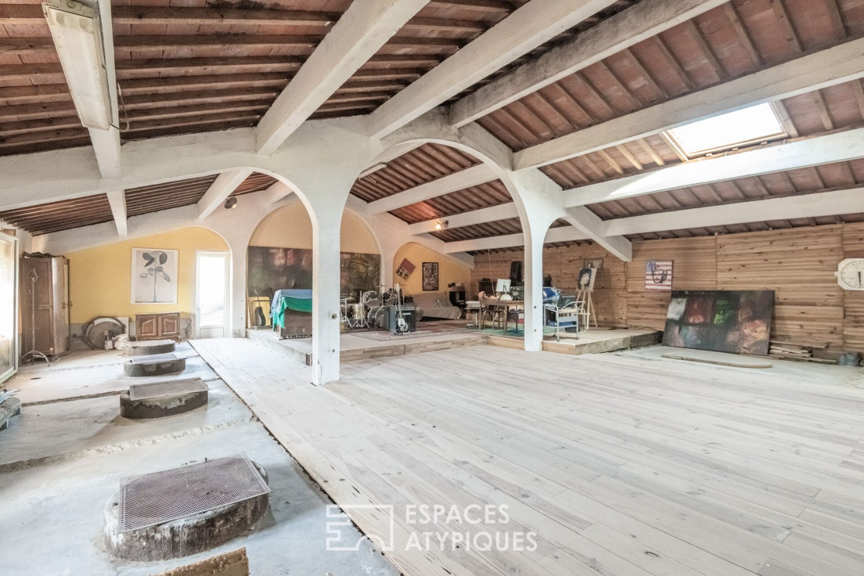 Maison  4 pièce(s) 330 m2
