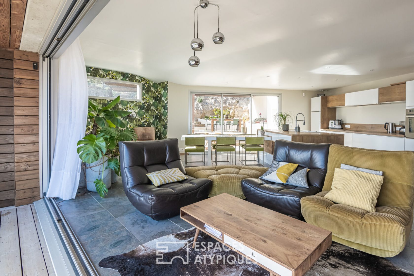 Contemporary House – Treilles – 4 bedrooms – 192 m2 – Swimming pool