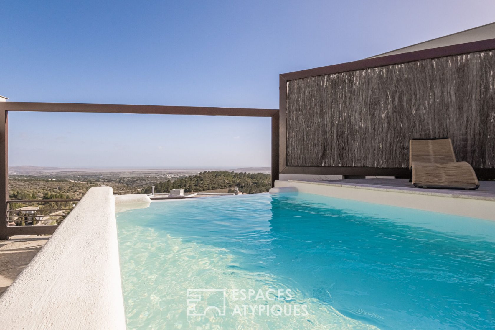 Contemporary House – Treilles – 4 bedrooms – 192 m2 – Swimming pool