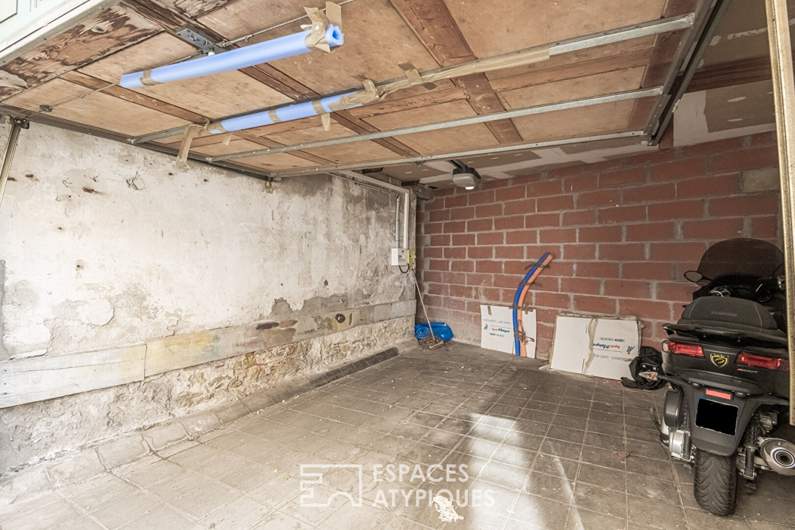 Historical apartment completely renovated – Exterior – Cellar – Garage