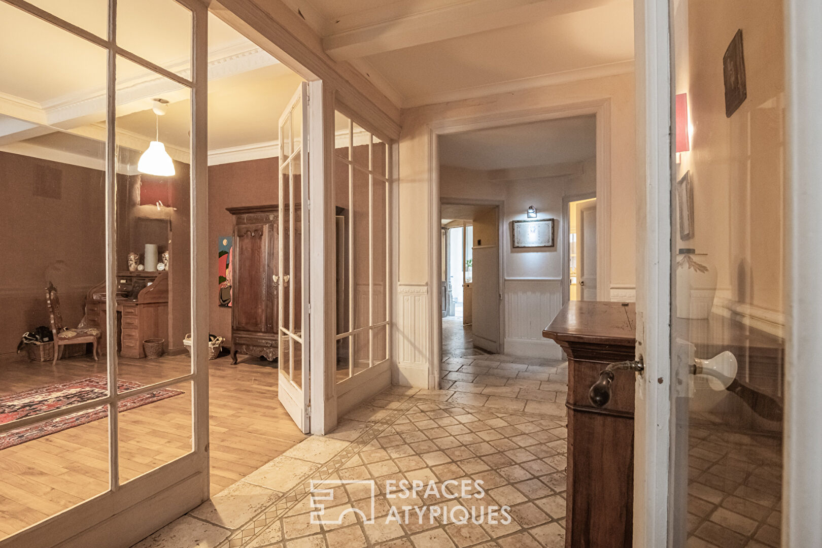 Historical apartment completely renovated – Exterior – Cellar – Garage