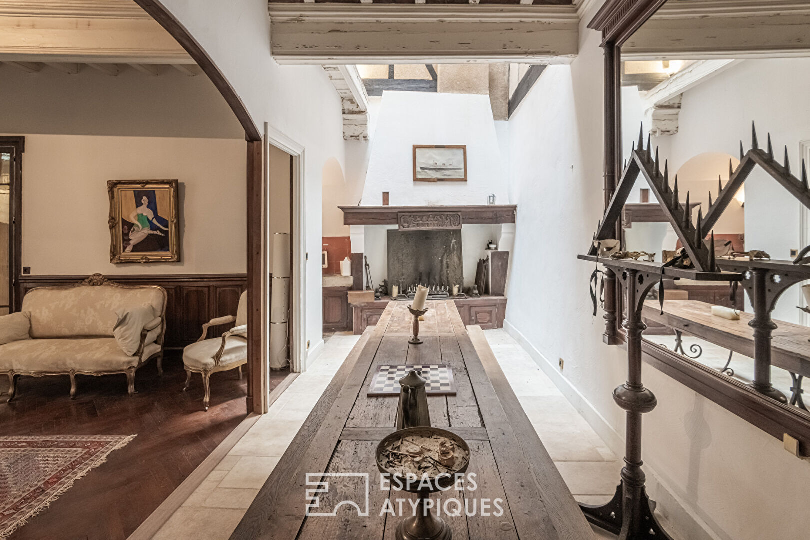 Historical apartment completely renovated – Exterior – Cellar – Garage