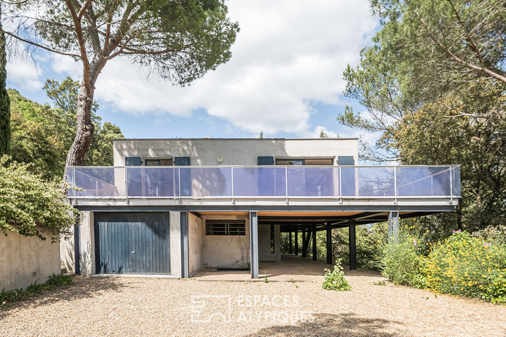 Contemporary villa – approx. 220sqm