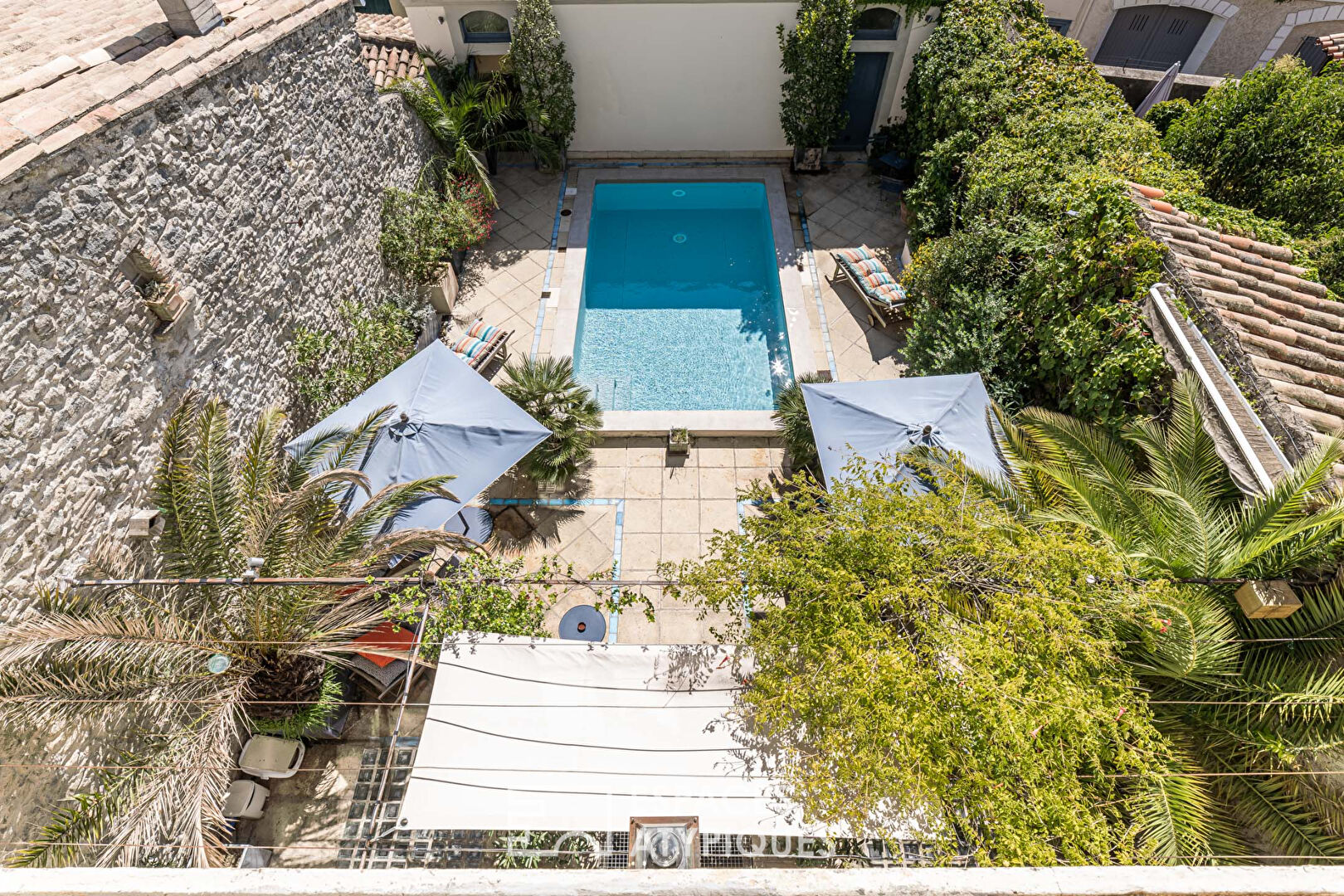 Private mansion in the city center – Swimming pool – View of the city – Possible rental yields