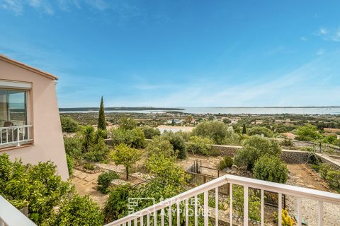 Maison avec vue mer imprenable- 4 chambres -232 m2