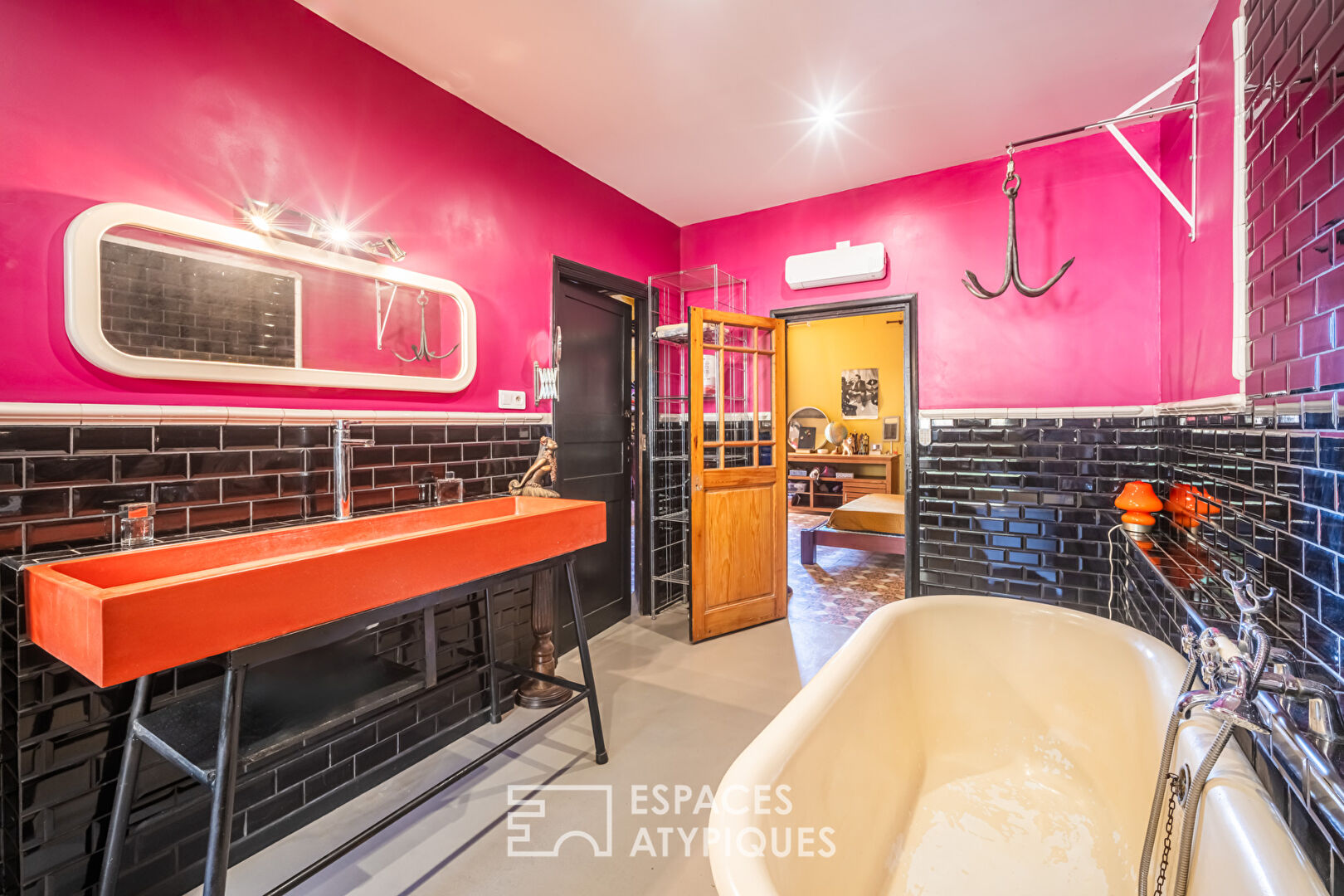 Authentic charming property close to Narbonne