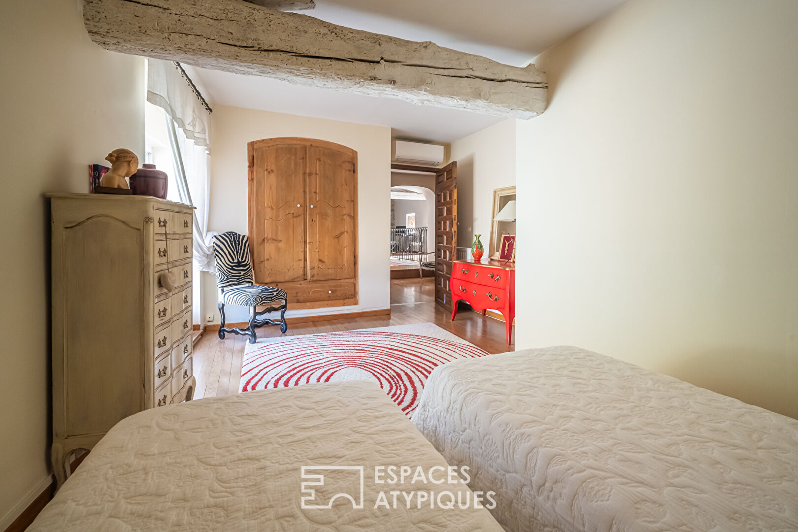 L’Harmonieuse – Character house with independent outbuilding
