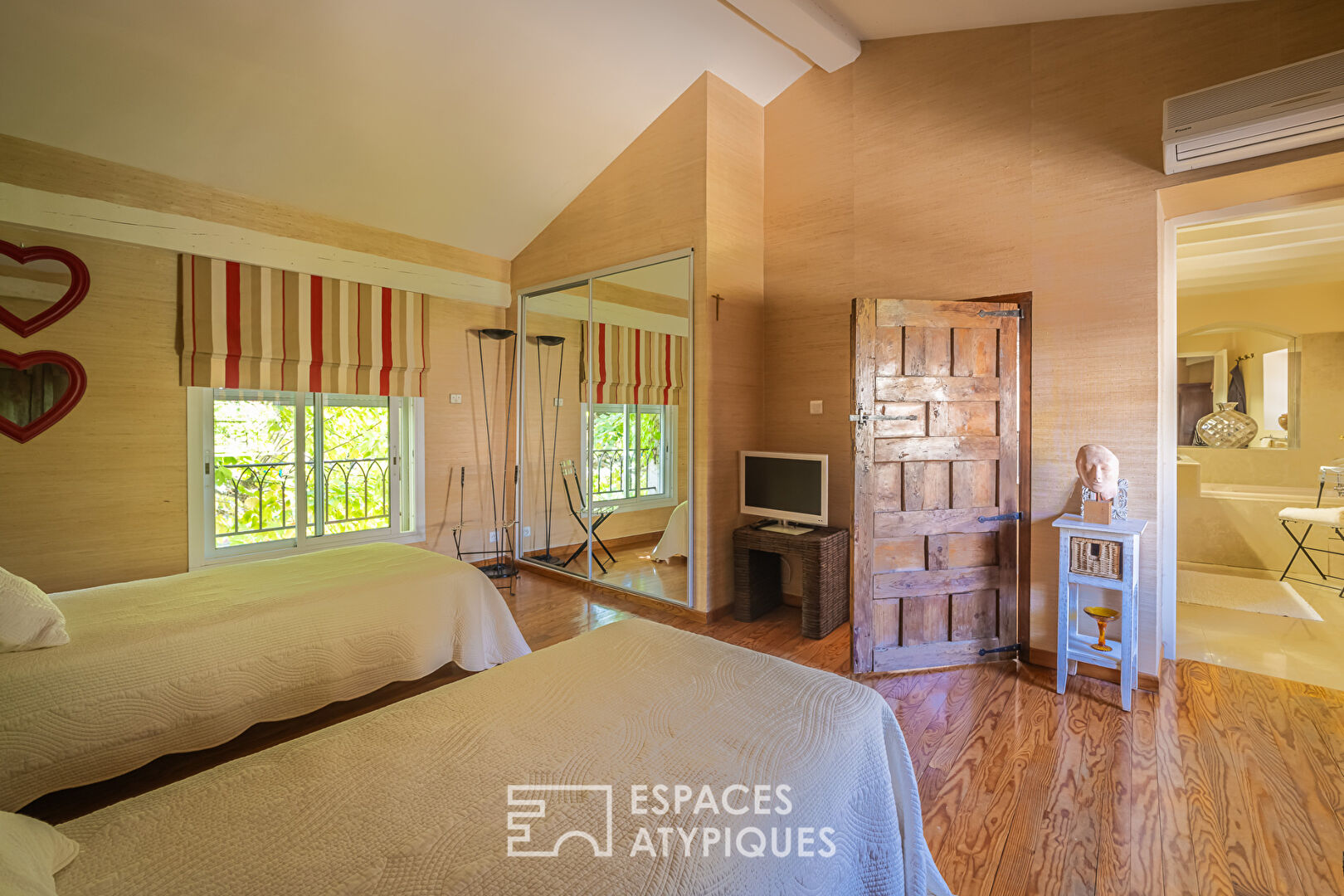 L’Harmonieuse – Character house with independent outbuilding