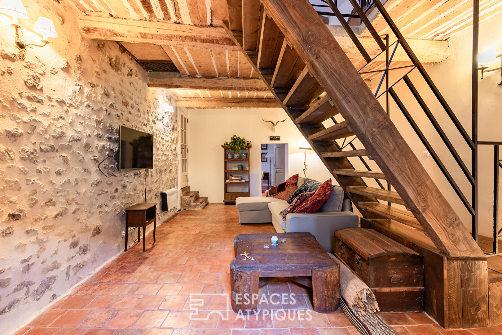 Élégante maison en pierre dans le centre historique de Lagrasse – un bien d’exception