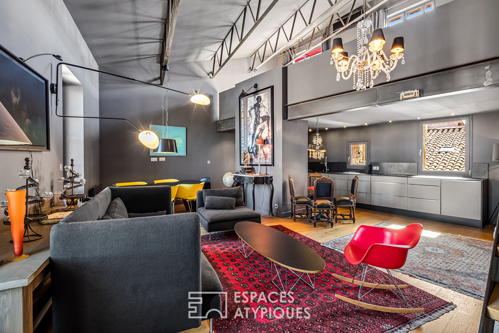 Duplex apartment with contemporary design