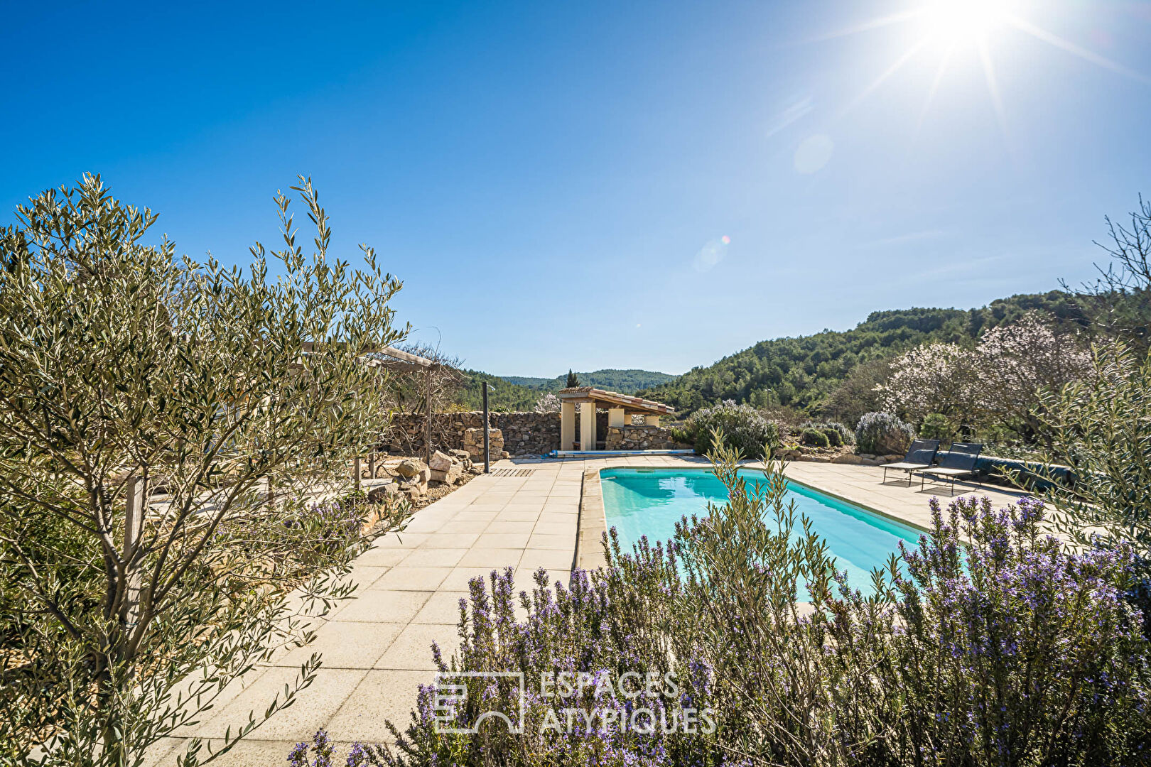 Authentic winegrower reinvented with swimming pool in the heart of Corbières