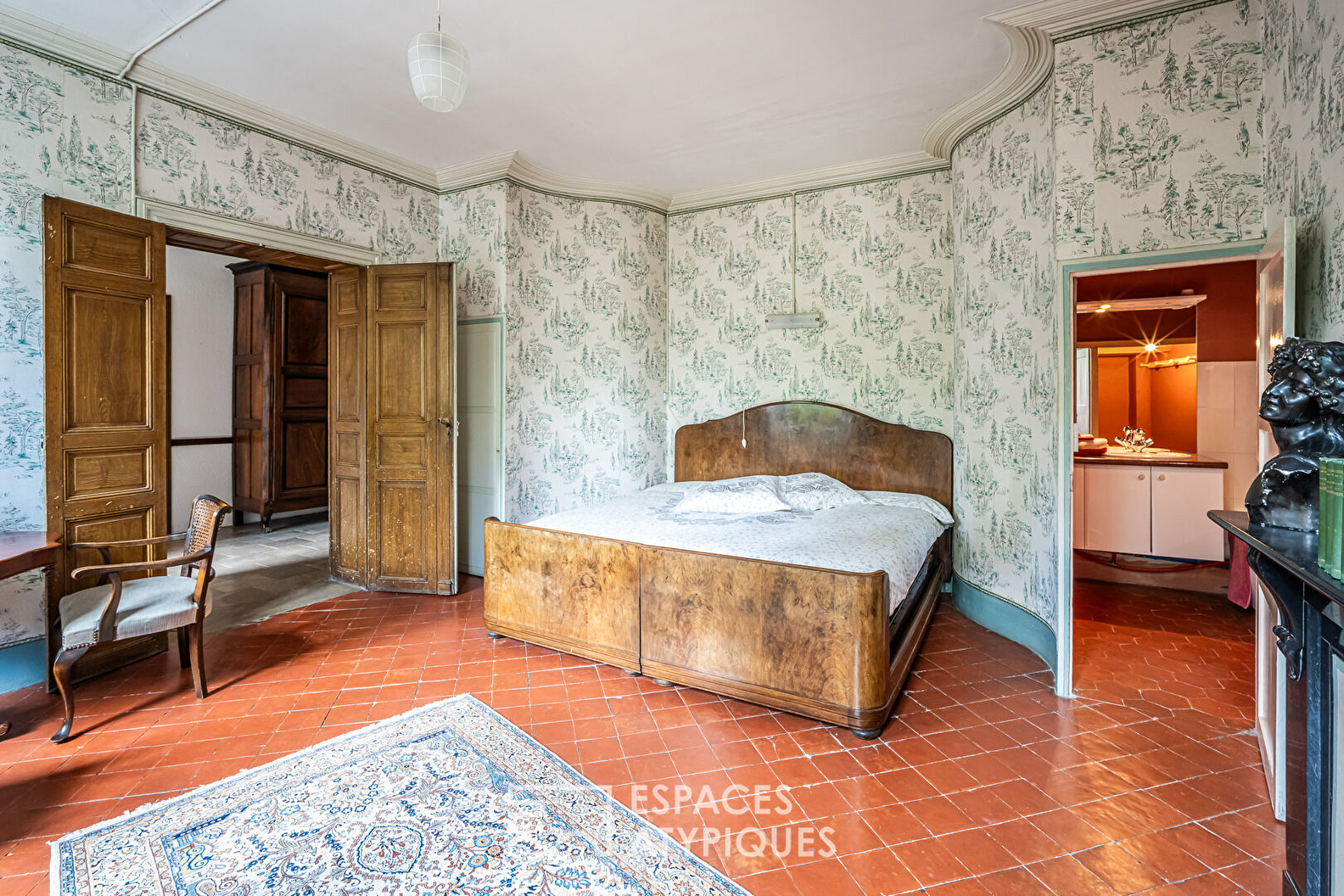 L’accueillante : maison de maître et ses dépendances