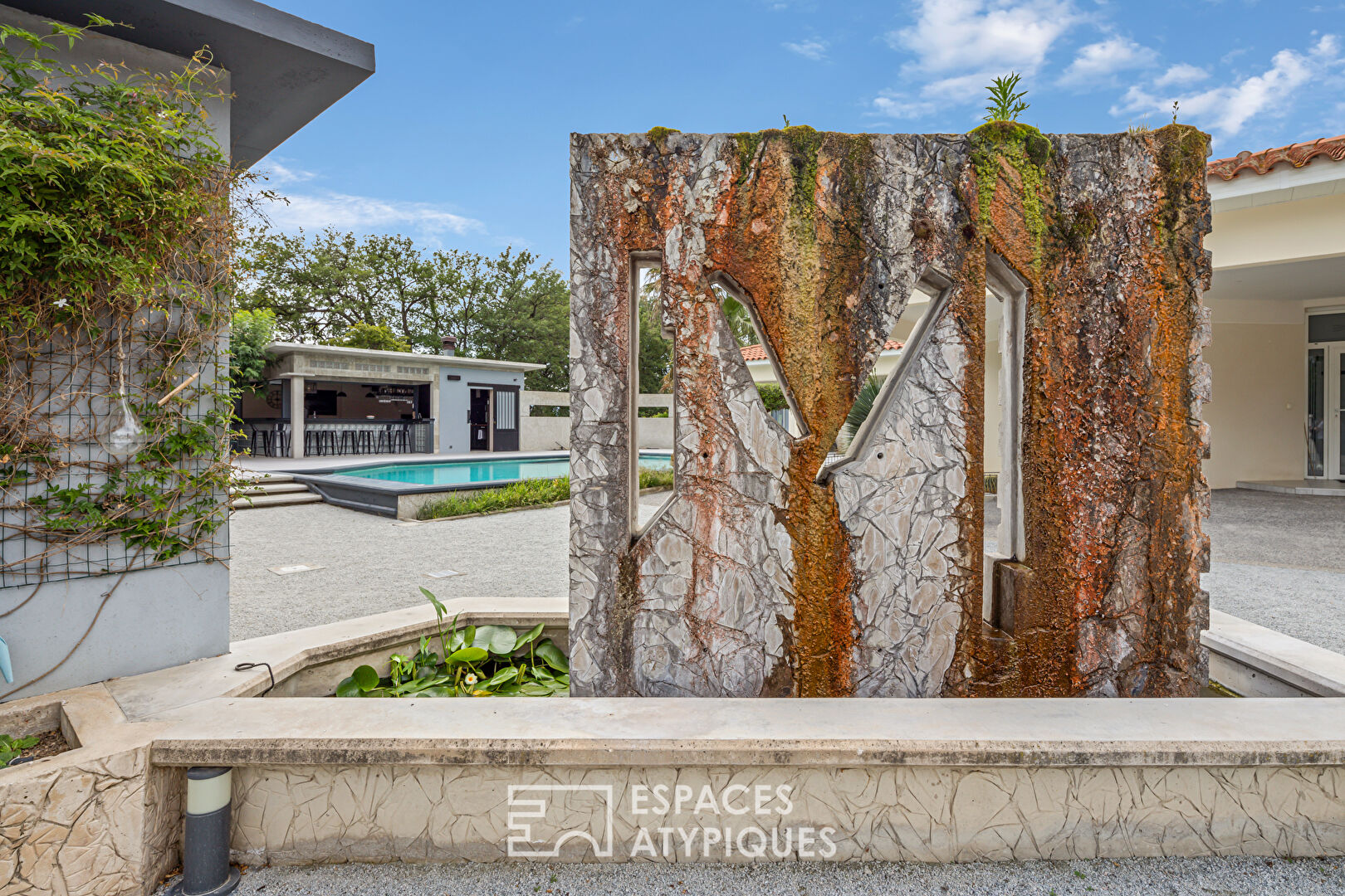 Élégante villa d’architecte et son jardin intimiste