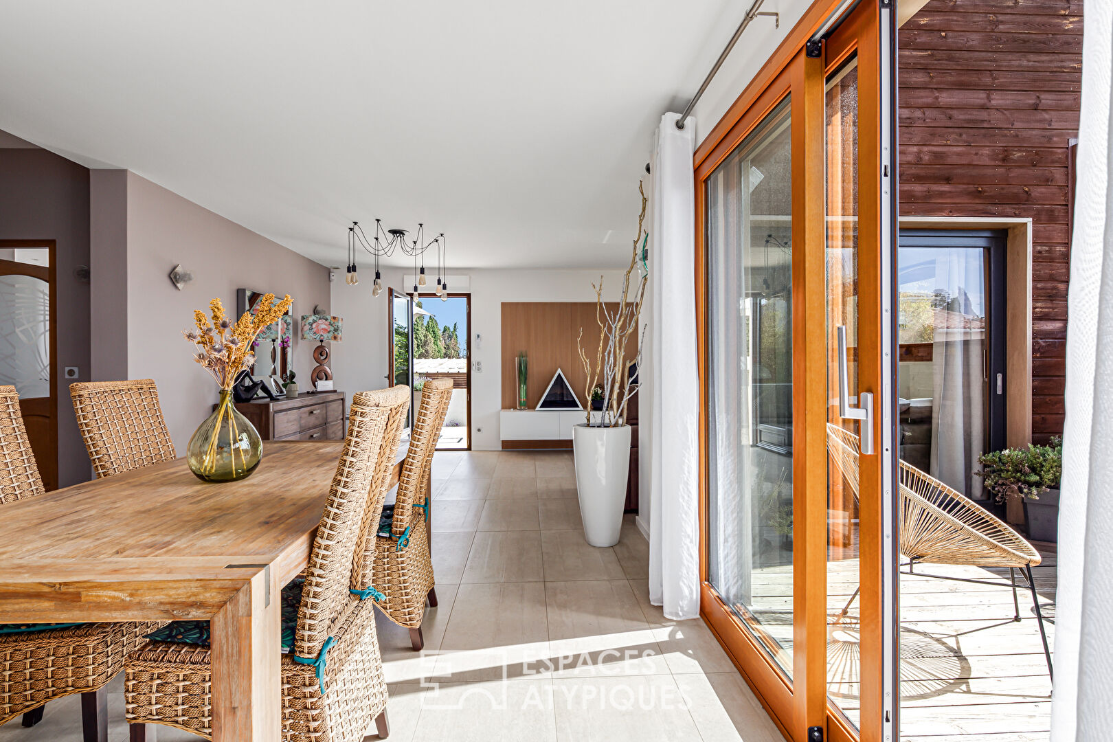 Superbe villa d’architecte en bois.