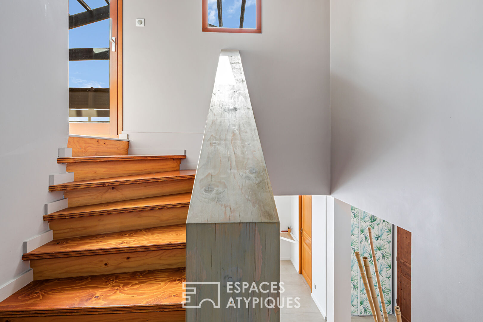 Superbe villa d’architecte en bois.