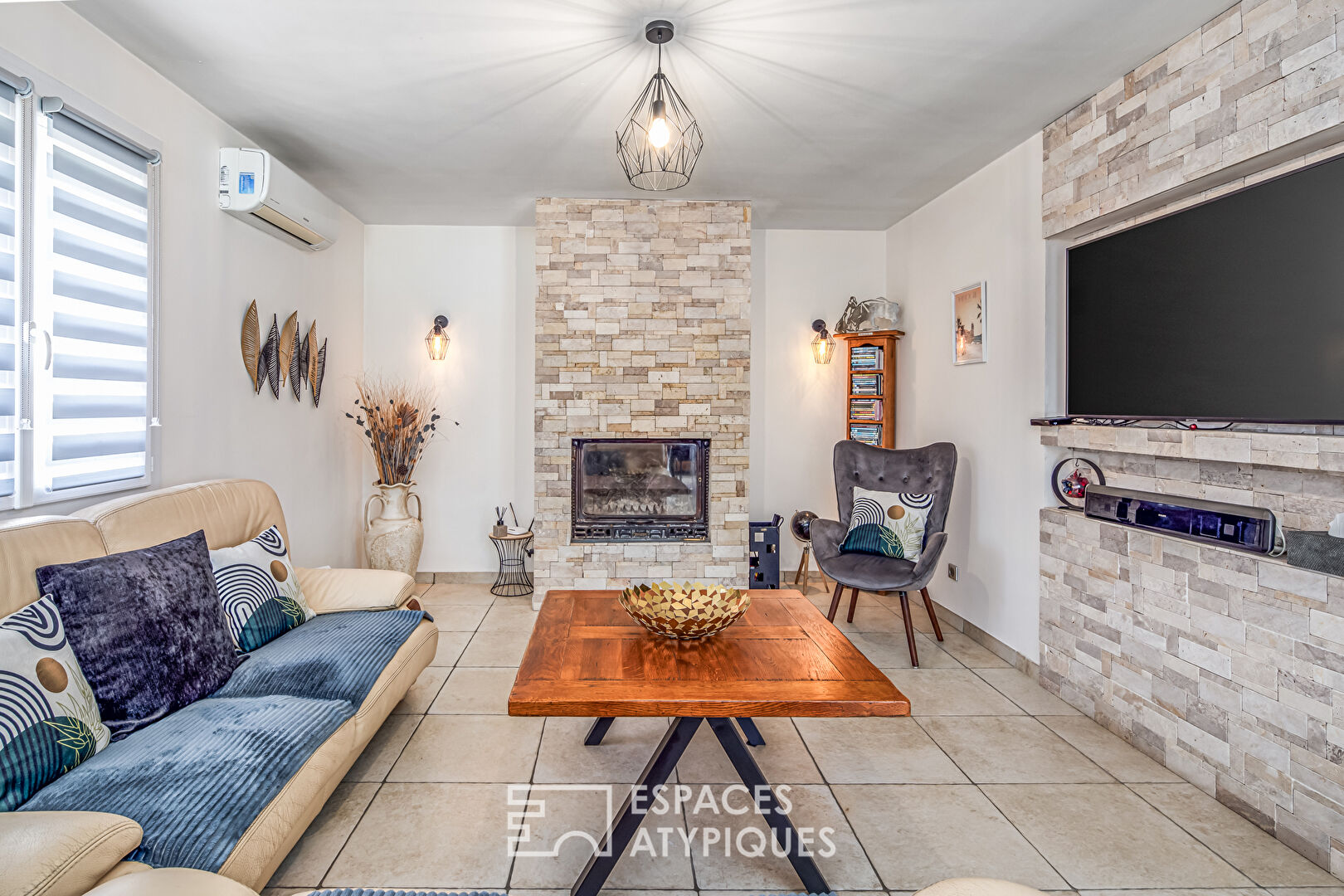Magnificent property with swimming pool in an enchanting setting