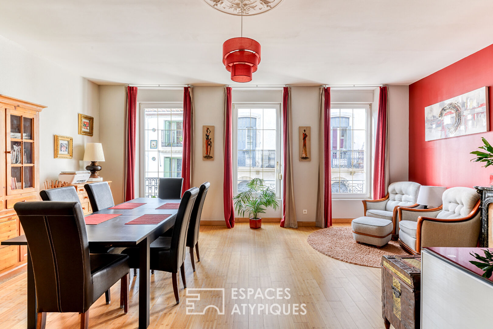 Bourgeoise de caractère du XIXe siècle et sa dépendance avec vue sur les étangs
