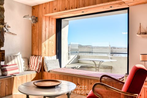 Renovated property and its 2 apartments with remarkable panorama over the ponds