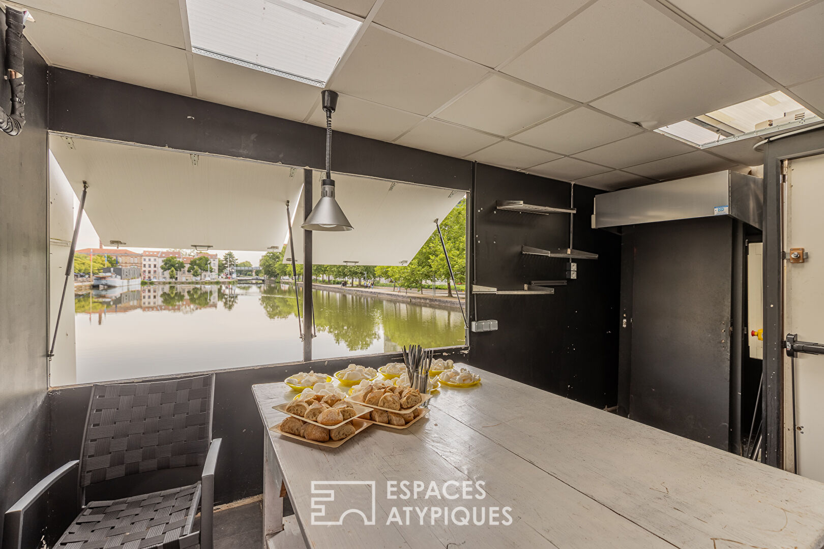 Péniche évènementielle en coeur de ville