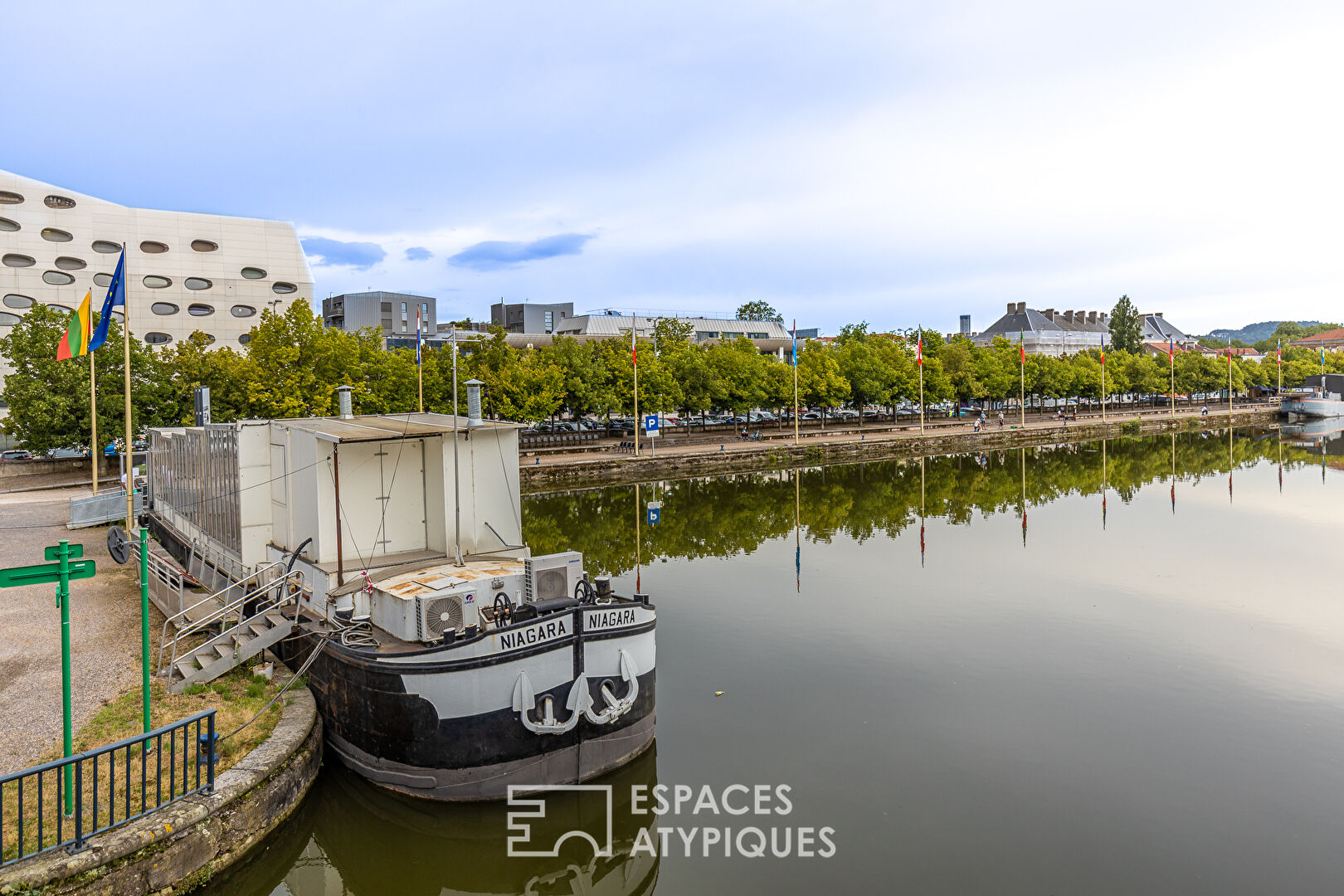 Péniche évènementielle en coeur de ville