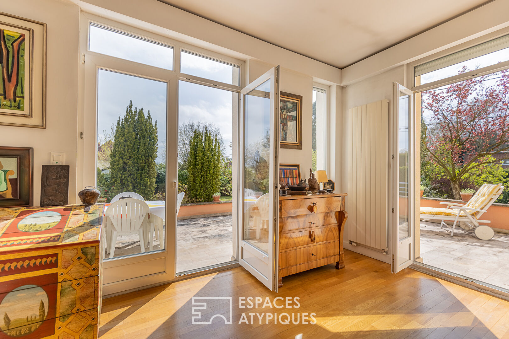 Maison de caractère au coeur d’un jardin verdoyant
