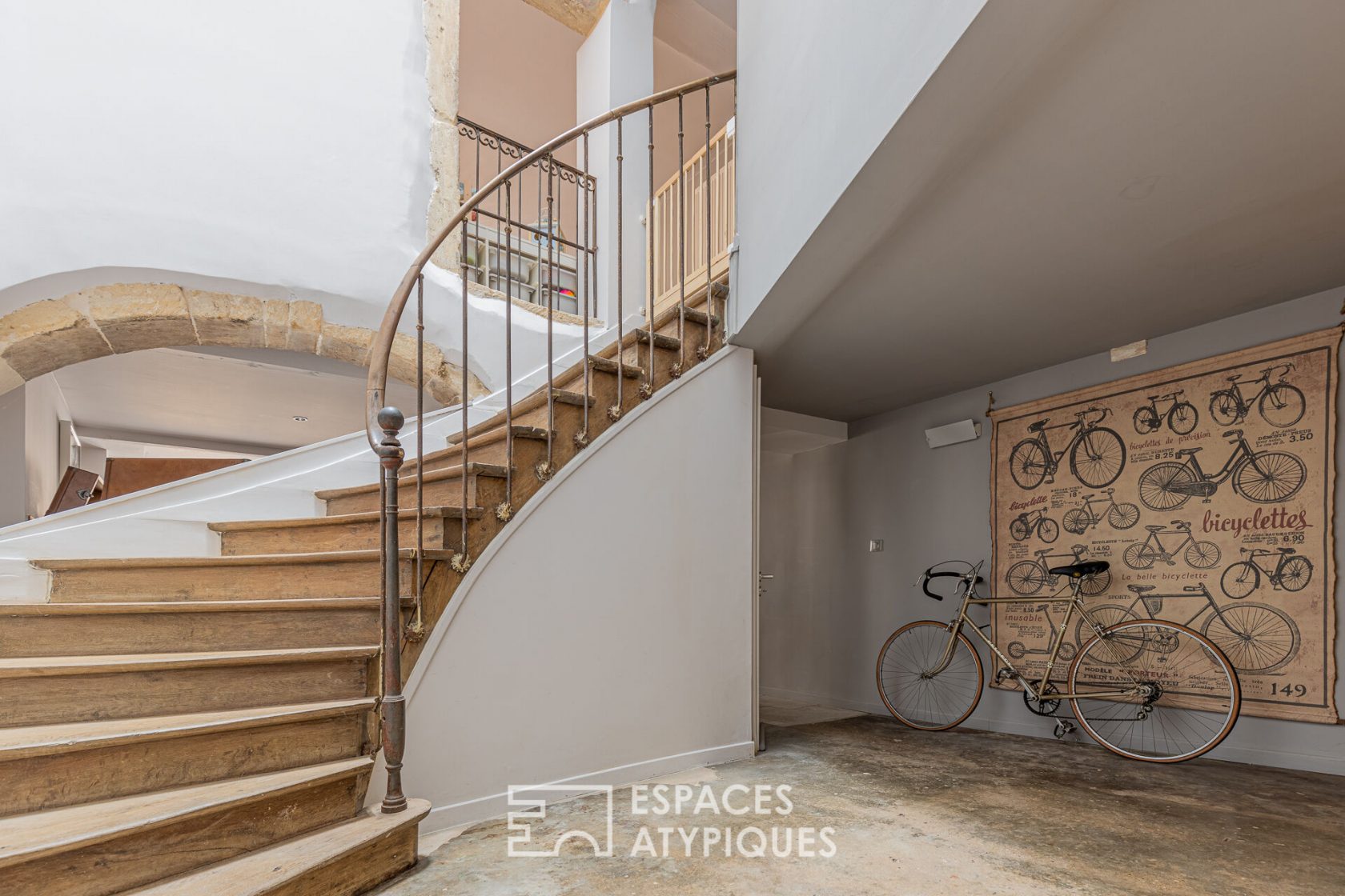 19th century winegrower’s house redesigned as a loft