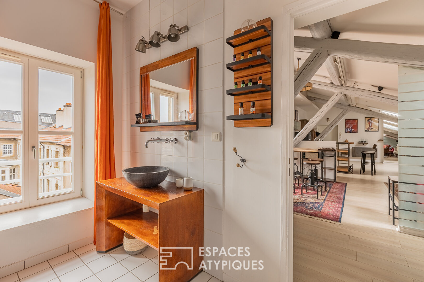 Appartement de caractère lové sous les toits